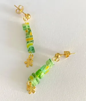 Handmade irregular green glass beads & stainless steel floral dangle earrings NEW gift💚 thumbnail 1