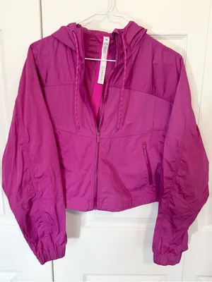 NWOT Lululemon Lightweight Water-Resistant Jacket SIZE 4 Purple Highlight thumbnail 1