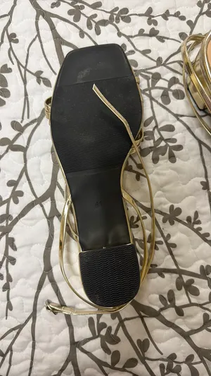 Gold Shoes Size 8.5 thumbnail 2
