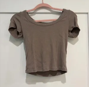Hollister Scoop Neck T-Shirt  thumbnail 1