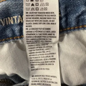 American Eagle SZ 6 Vintage Hi-Rise Cropped Jeans Button-Fly Two-Tone Chewed Hem thumbnail 11