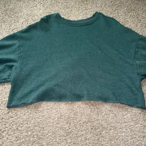 Urban Outfitters BDG Green Cropped Crewneck Sweatshirt thumbnail 1