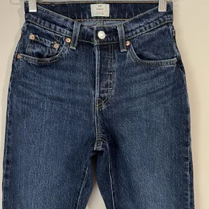 Levi's 501 Curve Jeans Women's 25 Mild Salsa 32 Dark Wash‎ Blue Denim Button Fly thumbnail 4