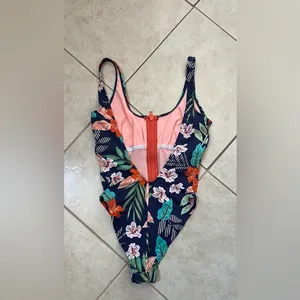 Hobie "Hibiscus Jungle" Zip Front One Piece Surf Swimsuit thumbnail 4