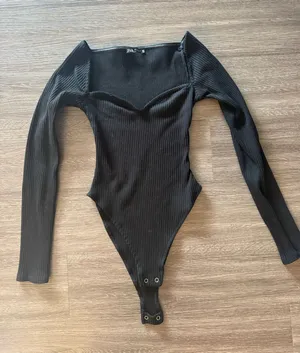 ZARA Black Ribbed Long Sleeve Stretch Knit Sweetheart Neck Bodysuit thumbnail 1