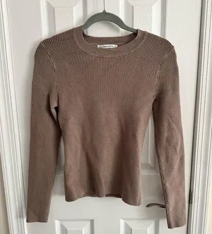 Abercrombie Fitted Crewneck Sweater Women’s Size Small thumbnail 1