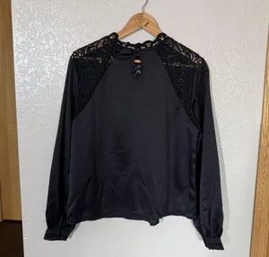 Miss Me Women’s Victorian Lace Black Satin Blouse Size Small thumbnail 6