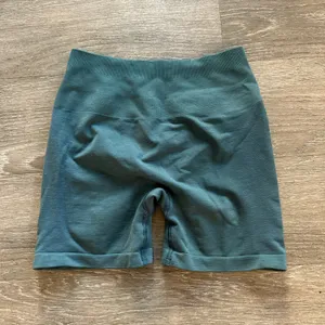 Alphalete Amplify Shorts 4.5” thumbnail 2