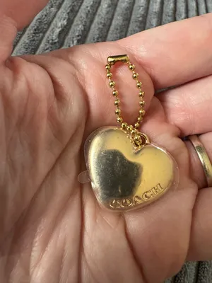 Coach 1” Heart Shaped Logo Gold Tone Charm Tag Fob Keychain New Unused thumbnail 1