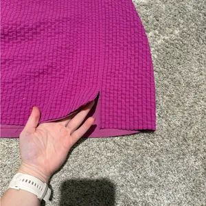 Le Lis Fuchsia Textured Pencil Skirt thumbnail 2