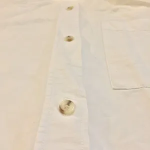 Kotn women’s white button up long sleeve small thumbnail 2