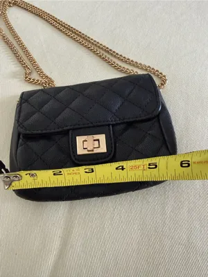 Black Quilted Chain-Shoulder Crossbody Bag thumbnail 3