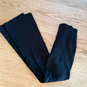Aritzia tna flare leggings thumbnail 3