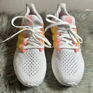 Adidas Ultraboost 5.0 DNA White/Ftwr Beam Pink" Grade School Sneaker Sz 7 thumbnail 3