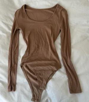 Long Sleeve Scoop Neck Bodysuit thumbnail 1