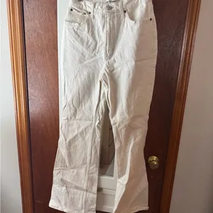 Abercrombie & Fitch Off-White Flare Jeans thumbnail 2