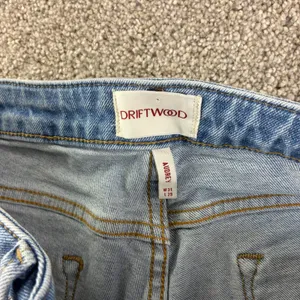Driftwood Audrey Jeans Women 31 Light Wash Blue Slim Straight Denim Casual Faded thumbnail 4