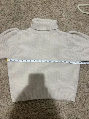 J. Crew Cream Cropped Puff Sleeve Turtleneck Sweater Wool Alpaca Size Medium thumbnail 13