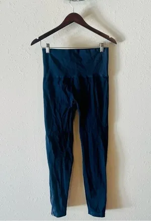 SPANX Look At Me Now Seamless Side Zip Legging in Navy Blue thumbnail 6