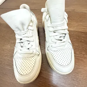 Veja Women's Shoes Size US 6 thumbnail 3