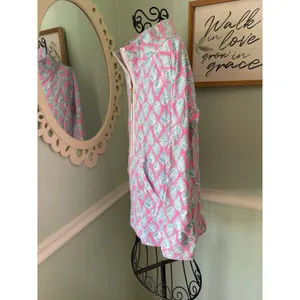 Lilly‎ Pulitzer Shirt Size M Pink Blue Shell Print Little Tipsy Skipper Top thumbnail 6