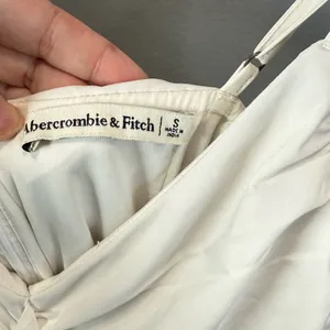 Abercrombie & Fitch Women’s White Draped Ruched Dress Size Small‎ thumbnail 3