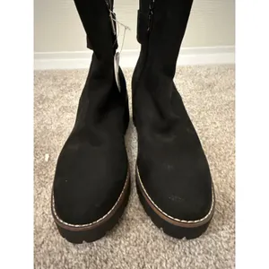 Blondo Dagger Waterproof Black Nubuck Lug Sole Ankle Boots Women’s 6.5 NWT thumbnail 10