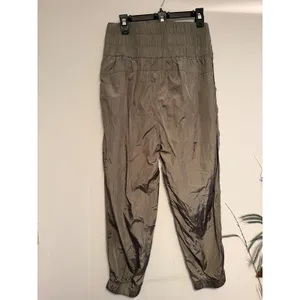 FP Movement‎ Women's Jogger Pants Olive Green Smocked Waist Lightweight size L thumbnail 4