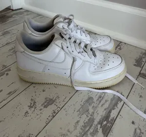 Nike Air Force 1 White thumbnail 1