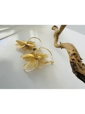 Anthropologie Gold plated hollow floral wire hoop earrings Large Vintage Style Womens Jewelry thumbnail 8
