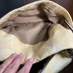 Coach Hampton F10699 signature Shoulder Bag thumbnail 3