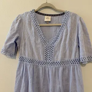 Knox Rose Womens Size Medium Blue Embroidered V Neck Lagenlook Tiered Dress thumbnail 2