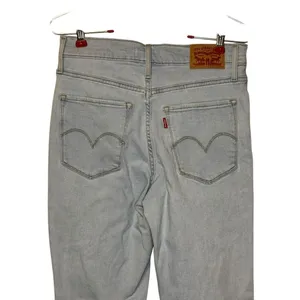 Levi's Womens‎ Jeans 724 High Rise Straight Crop Distressed Light Wash Denim 26 thumbnail 9