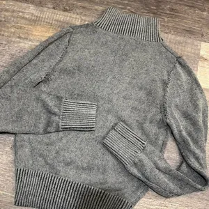 grey quarterzip‎ thumbnail 3
