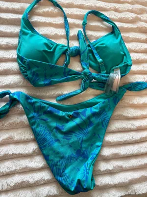 Victoria's Secret Bikini Set thumbnail 1