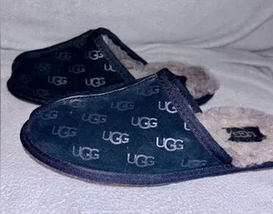 UGG Australia Women's Pearle Embossed Slippers 7 Black Logo Suede Shoes Home thumbnail 1