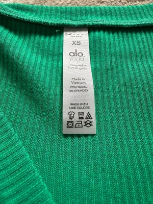 Alo Yoga Shirt thumbnail 3