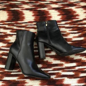 Nine West Gothic Grunge Black Leather Ankle Boots Booties Gold Studs Square Pointed Toe #Punk #Biker-8.5M Great Condition Measurement in pics thumbnail 3