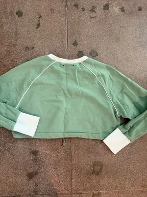 Gymshark green cropped crewneck thumbnail 3