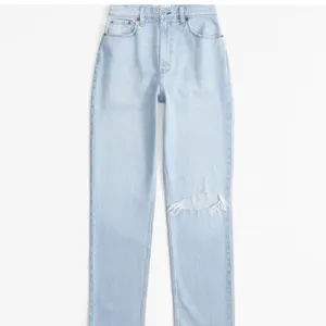 Abercrombie Curve Love Ultra High Rise 90s Straight Jean in Light Destroy thumbnail 2
