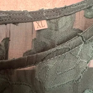 Amazon brand green lace short sleeved top thumbnail 4