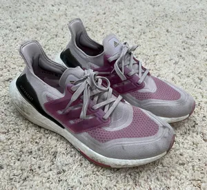 Adidas Pink Ultraboosts thumbnail 2