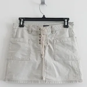 Vintage Y2K American Eagle Khaki Low Rise Lace Up Cargo Mini Skirt Size 0 thumbnail 2