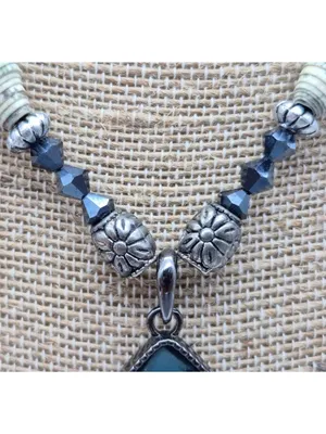 Artisan Black Green Bead & Faux Paper Bead Collar Teardrop Pendant Necklace 16" thumbnail 7