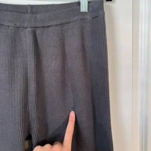 Meshki Ribbed Grey High Waisted Wide Leg Pant thumbnail 3