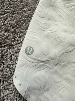 lululemon athletica White Fast and Free Emboss Bone Layered Athletic Shorts thumbnail 4