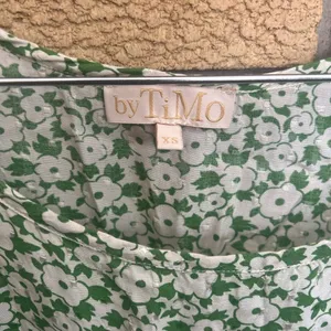 BY TIMO Green Garden Floral Print Jacquard Woven Viscose Tiered Dress XS thumbnail 4