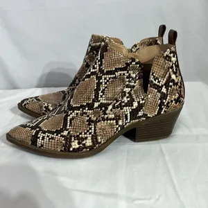 Time & True faux snake skin ankle boots. In new shape, very soft 7.5 thumbnail 2