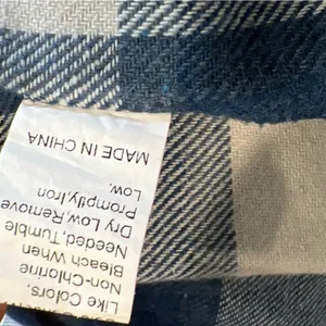 Blue and White Plaid Shacket Jacket size medium, button up, faux pockets thumbnail 9