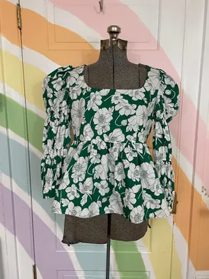 Tuckernuck Hyacinth House Green Floral Clemons Cotton Peplum Top Sz M 💛🎀 thumbnail 4